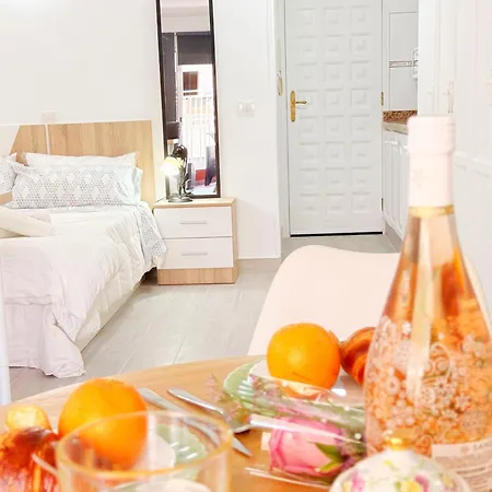 Arena Calida Cristianos 아파트 *